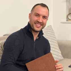 Single Iranian man in Southampton, UK, United Kingdom