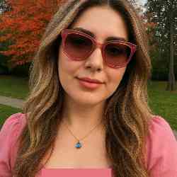 Single Iranian woman in London, UK, United Kingdom