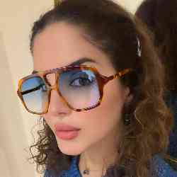 Single Iranian woman in London, UK, United Kingdom