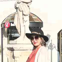 Single Iranian woman in Los Angeles, CA, United States