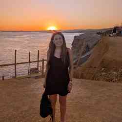 Single Iranian woman in London, UK, United Kingdom