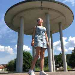 Single Iranian woman in Düsseldorf, Germany, Germany