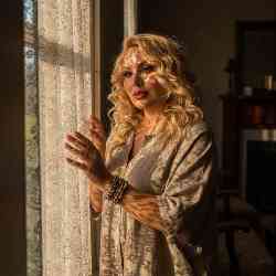 Single Iranian woman in Aurora, ON, Canada