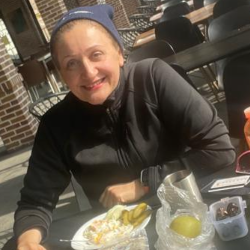 Single Iranian woman in Tehran, Tehran Province, Iran