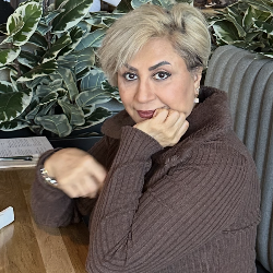 Single Iranian woman in Saskatoon, SK, Canada