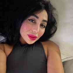 Single Iranian woman in Tajrish, Tehran Province, Iran