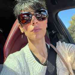 Single Iranian woman in Los Angeles, CA, United States