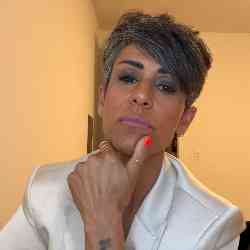 Single Iranian woman in Los Angeles, CA, United States