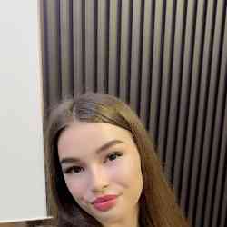 Single Iranian woman in London, UK, United Kingdom