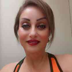 Single Iranian woman in Toronto, ON, Canada