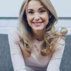 Single Iranian woman in London, UK, United Kingdom