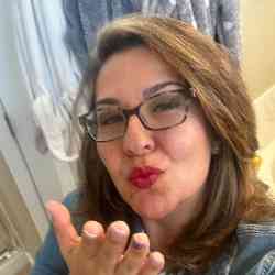 Single Iranian woman in Phoenix, AZ, United States