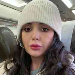 Single Iranian woman in Tajrish, Tehran Province, Iran