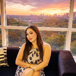 Single Iranian woman in Toronto, ON, Canada