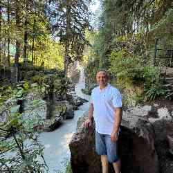 Single Iranian man in Vancouver, BC, Canada