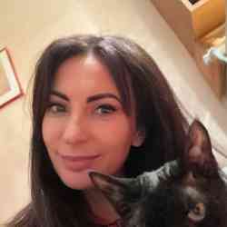 Single Iranian woman in Clearwater, Floride, United States