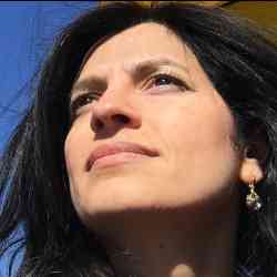 Single Iranian woman in Calgary, AB, Canada