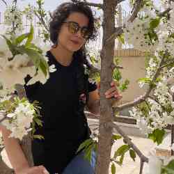 Single Iranian woman in Montreal, QC, Canada