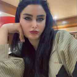 Single Iranian woman in Shiraz, Fars Province, Iran