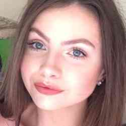 Single Iranian woman in London, UK, United Kingdom