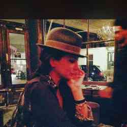 Single Iranian woman in London, England, United Kingdom