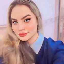 Single Iranian woman in Shiraz, Fars Province, Iran