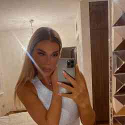 Single Iranian woman in Shemiran, Tehran Province, Iran