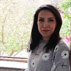 Single Iranian woman in Isfahan, Isfahan Province, Iran