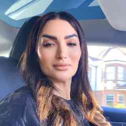 Single Iranian woman in Edinburgh, UK, United Kingdom