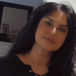 Single Iranian woman in Richmond Hill, ON, Canada