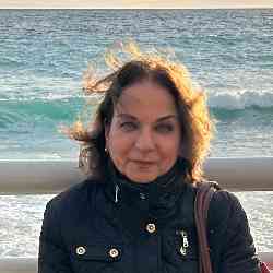 Single Iranian woman in Washington D.C., DC, United States