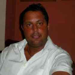 Single Iranian man in Leeds, UK, United Kingdom