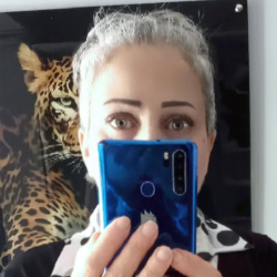 Single Iranian woman in İzmir, Türkiye, Turkey