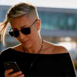 Single Iranian woman in İzmir, Türkiye, Turkey