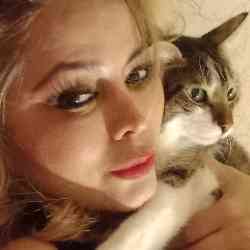 Single Iranian woman in Tabriz, East Azerbaijan Province, Iran