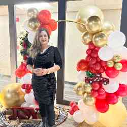 Single Iranian woman in Toronto, Ontario, Canada