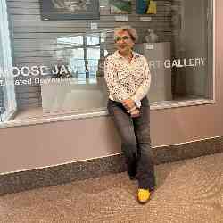 Single Iranian woman in Saskatoon, SK, Canada