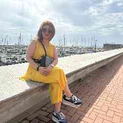 Single Iranian woman in Barcelona, Spain, Spain