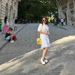 Single Iranian woman in Barcelona, Spain, Spain