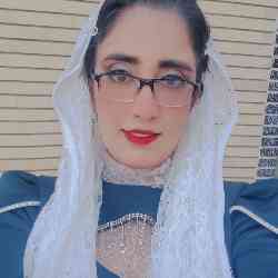 Single Iranian woman in Shiraz, Fars Province, Iran