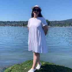 Single Iranian woman in Burnaby, BC, Canada