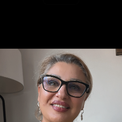 Single Iranian woman in Québec, QC, Canada