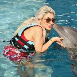 Single Iranian woman in Calabasas, California, United States