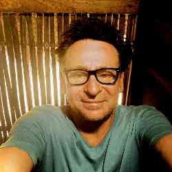 Single Iranian man in Paris, France, France