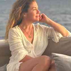 Single Iranian woman in Los Angeles, CA, United States