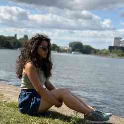 Single Iranian woman in Berlin, Deutschland, Germany