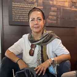 Single Iranian woman in Dubai, United Arab Emirates, United Arab Emirates