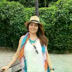 Single Iranian woman in Paris, France, France