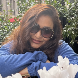 Single Iranian woman in London, UK, United Kingdom