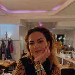 Single Iranian woman in Düsseldorf, Deutschland, Germany